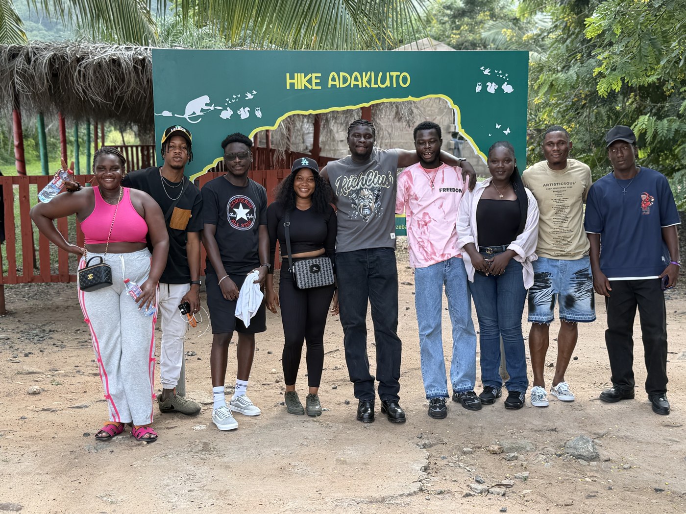 Early trail start on the Hike Adakluto route.