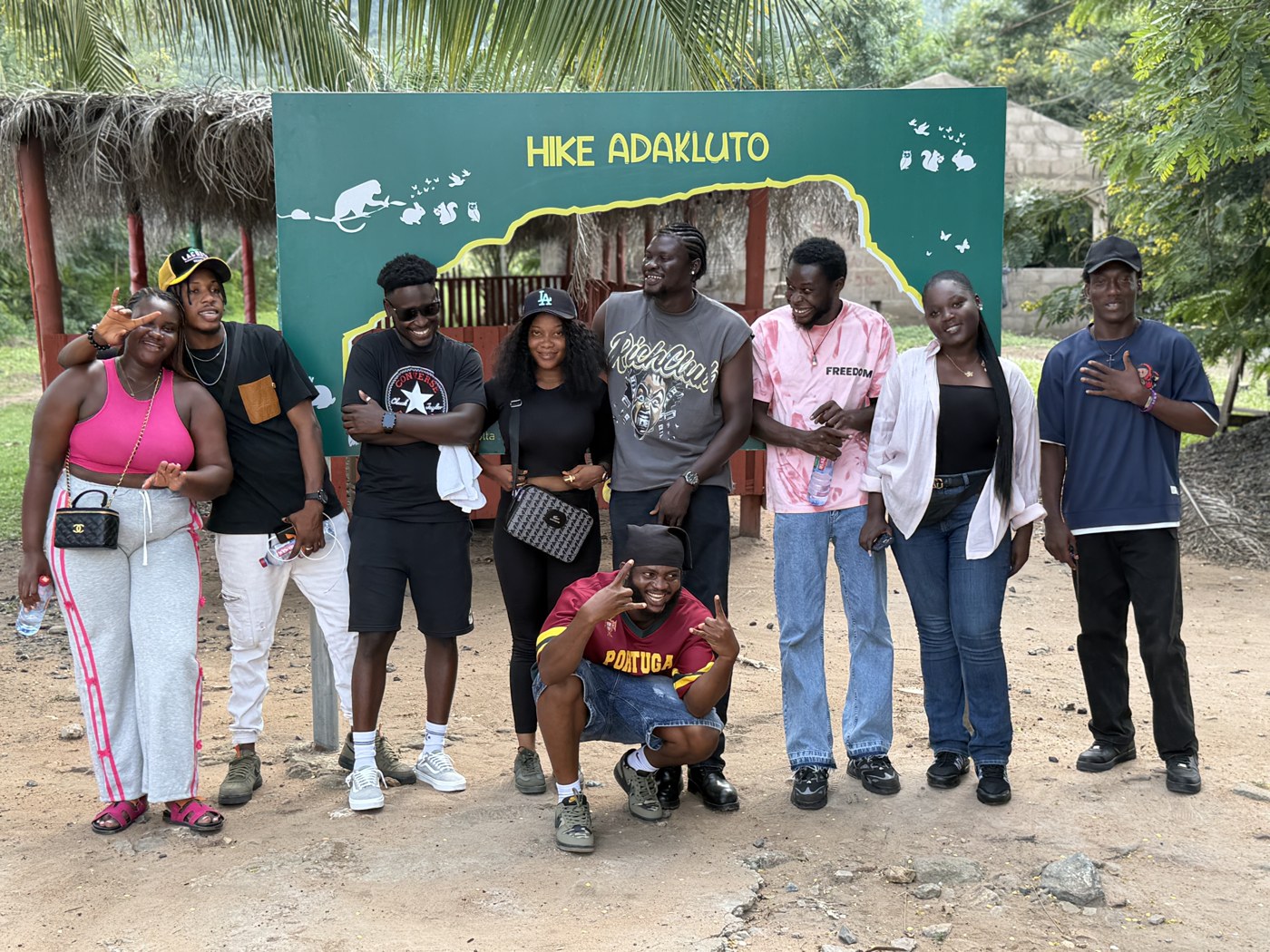 Early trail start on the Hike Adakluto route.